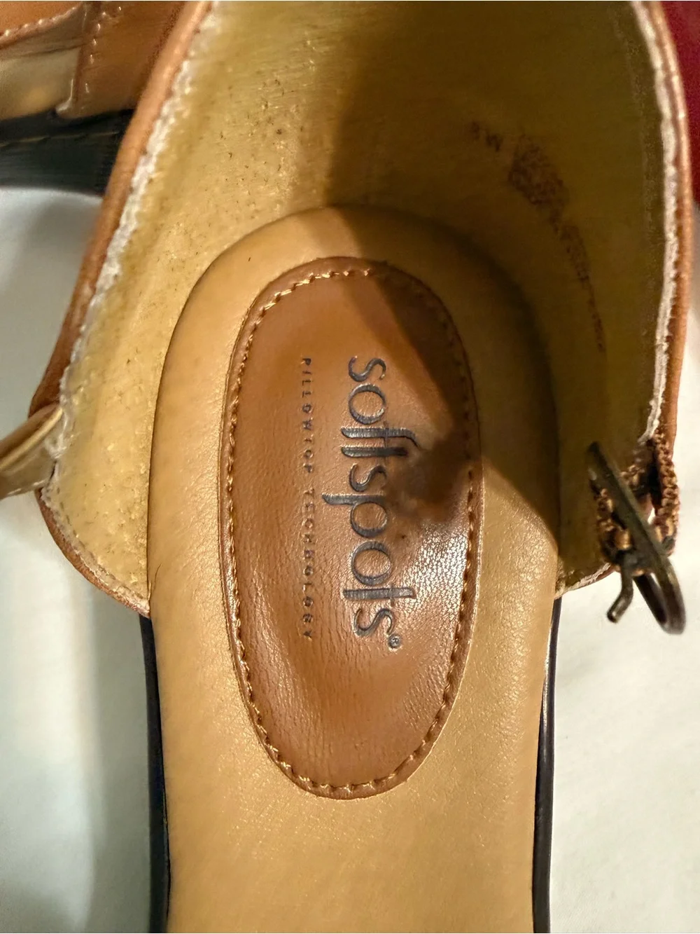 Softspots Tan Leather Ankle-Strap Sandals- NEW size 8 Wide .